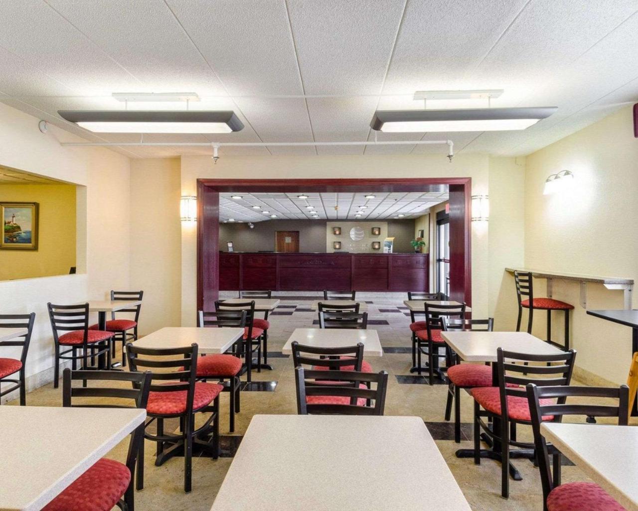 瀑布河流康福特茵旅馆&套房酒店 福尔里弗 外观 照片
